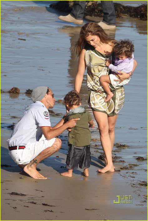 Jennifer lopez shares pic of marc anthony with his kids. Jennifer Lopez: Photo Shoot Family Fun: Photo 2466185 | Emme Muniz, Jennifer Lopez, Marc Anthony ...