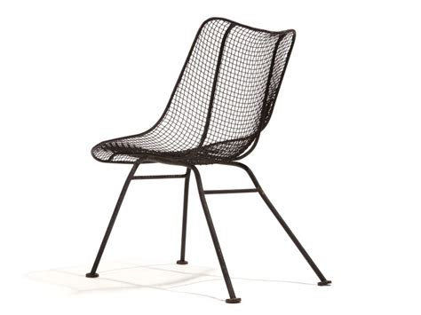 I prefer wire mesh mats, rather than rolled wire mesh. Wire Mesh Dining Chairs by Woodard at 1stdibs