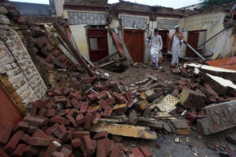 Authorities Begin Earthquake Relief Efforts In Pakistan The Seattle Times