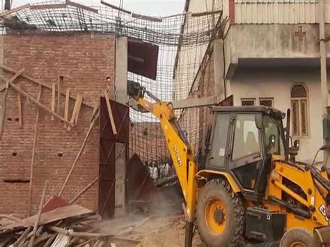 2 Labourers Killed 8 Injured As Under Construction Building Collapses