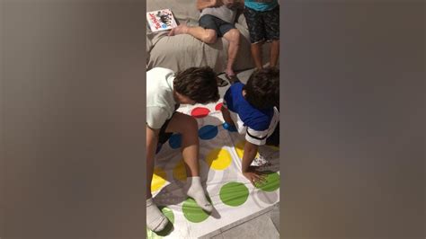 Desafio Do Twister Irmãos Vs Irmãos Youtube