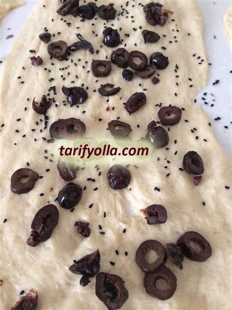 ZEYTİNLİ ÇÖREK TARİF YOLLA YEMEK SİTESİ