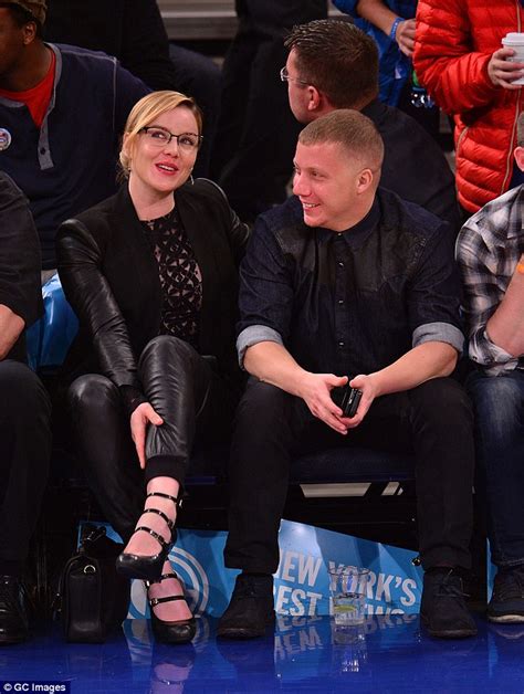 Abbie Cornish Wears Black Leather To Knicks Game Daily Mail Online