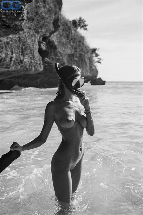 Kati Garnett Nackt Oben Ohne Bilder Playboy Fotos Sex Szene