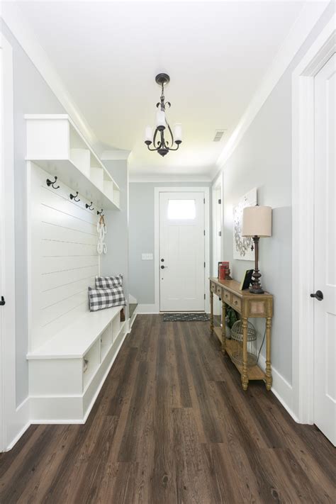 15 Farmhouse Entry Hall Designs That Will Give You A Warm