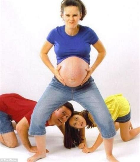 36 Embarrassing Pregnant Pictures Omg Funny Maternity Pictures