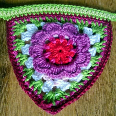 Patroon Gehaakt Vlaggetje Met Bloem Diy Crochet Granny Square Crochet