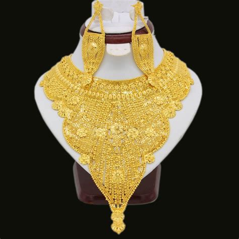 2017 New High Quality Dubai Necklace Earrings Jewelry Set For Women Gold Color Set Elegant Arab