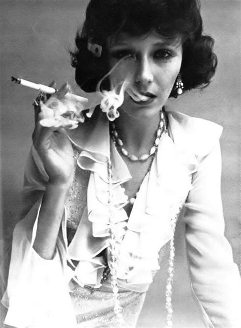 Xchickpea Women Smoking Vogue Uk Seventies Fashion
