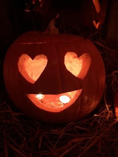 20 Heart Eyes Pumpkin Carving