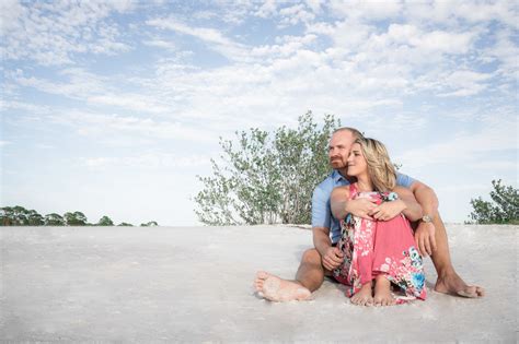 Tips For Stunning Engagement Photos The Living Lenz