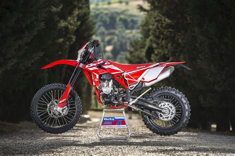 Bike has 17.4 hours on it and has 3 month factory warranty still on it. Gebrauchte Beta RR 350 4T Motorräder kaufen