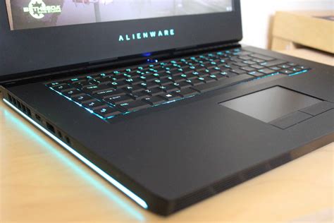 Alienware R15 R3 Gaming Laptop Review Vgu