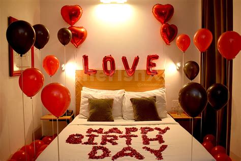 Ask some family members to help with making decorations surprising your husband at the end of the day for his birthday. Room Romantic Anniversary Decoration Ideas For Husband At ...