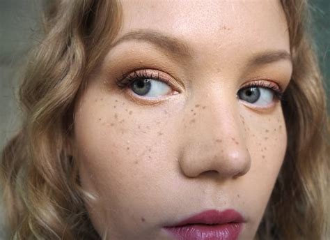 How To Apply Makeup With Freckles Saubhaya Makeup