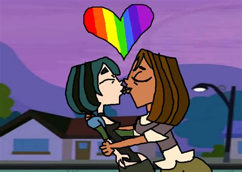 Courtney And Gwen Kissing By KTd On DeviantArt