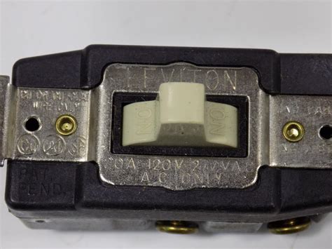 Leviton Ivory Spdt Double Throw Contact Toggle Switch 20a 1285 I Nib Ebay