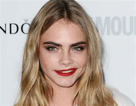 Cara Delevingne Net Worth Pics Wallpapers Career And Hot Sex Picture