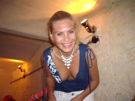Another great way to meet local singles is using a website or apps that organizes events based on shared interests, and facilitates meetings of single people in safe, public spaces. 57 best singles over 50 images on Pinterest | Single women ...