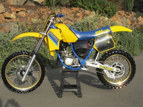 Explore the outdoors and hone your skills with ease and convenience aboard a suzuki dirt bike. 85 SUZUKI RM125 DIRT BIKE MOTORCYCLE AHRMA BEAUTY! LOW ...