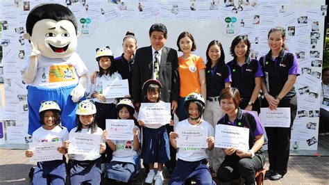 fedex hosts thailand s first “long short walk” pedestrian safety campaign