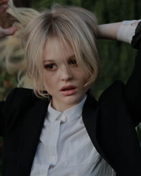 Emily Alyn Lind Talks Here And Elsewhere Album And Gossip Girl In Interview