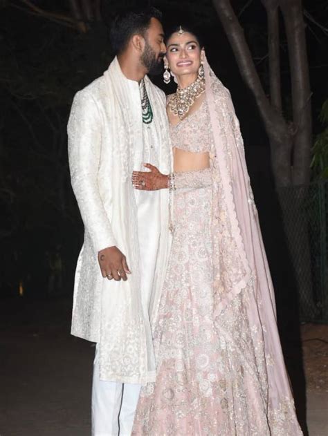 Kl Rahul Athiya Shetty First Wedding Photo Suniel Shetty Daughter Look