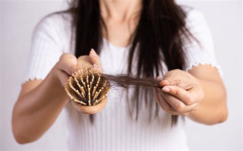 Womens Hair Loss 4 Types 11 Causes And 6 Treatments Skinkraft