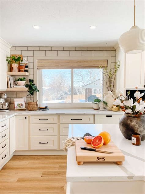 13 Easy And Functional Ways To Decorate Your Kitchen Counters