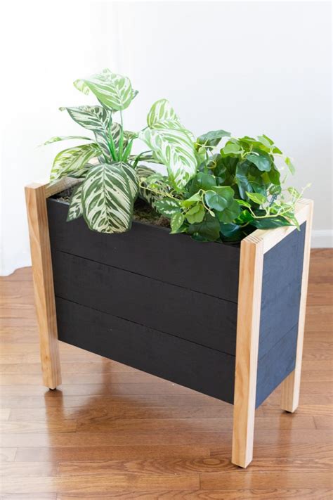 Spruce Up Your Porch With A Diy Planter Box Indooroutdoor The