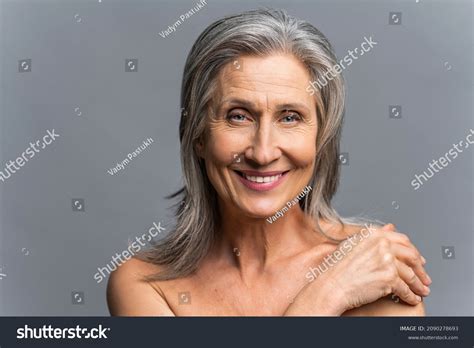 Old Woman Standing Naked Images Photos Et Images Vectorielles De