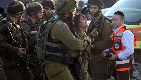 Rekan Tewas Tentara Wanita Israel Ini Histeris Foto