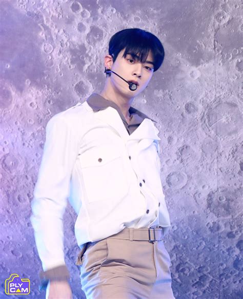 In 2016, when he was 19, he officially made his debut as an idol with the group astro. K-ROUND on Twitter in 2020 | Cha eun woo, Eun woo astro, Astro