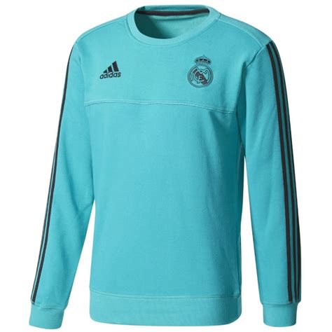 Der 1902 gegründete fußballverein trägt den spitznamen die königlichen, nicht nur, weil er aus einem königreich stammt, sondern weil die spieler von real madrid auf dem platz mit königlichen leistungen brillieren. Real Madrid sweat trainingsanzug 2018 - Adidas