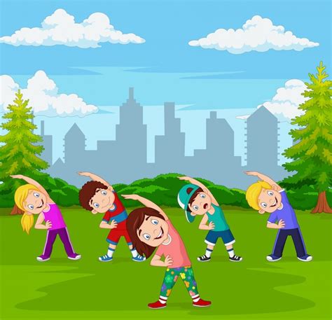 Dibujos Animados De Niños Pequeños Haciendo Ejercicio En El Parque