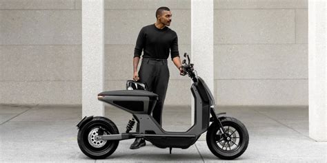 New High Speed German Electric Scooter Offers Modern Styling Breaks