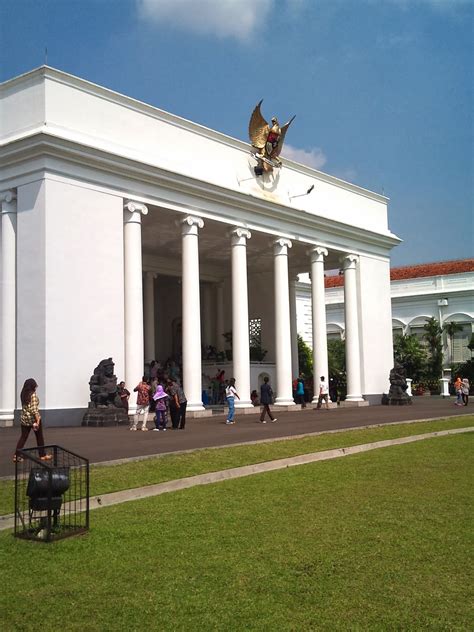 The building was the residence of chan wing the palace is situated a little away from the core town. Mengintip Istana Bogor - My Dairy Note's