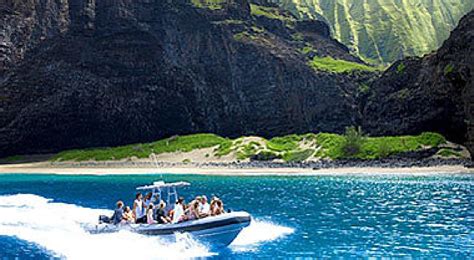 Captain Andy S Na Pali Ultimate Expedition Sea Caves Snorkel And Beach Landing On Tourmega