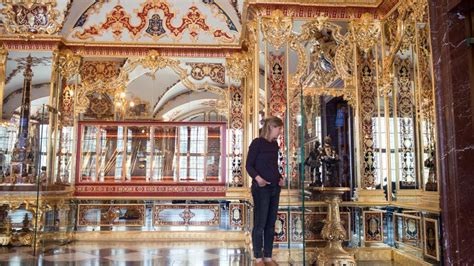 Das historische grüne gewölbe liegt in den gewölberäumen des das neue grüne gewölbe ist ein museum, in dem über 1000 teils sehr berühmter kunstwerke bzw. Grünes Gewölbe Dresden: „Wir sind schockiert von der ...