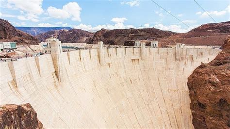 Learn the best way to get from the las vegas airport to the hoover dam and what fun things there are to do there. Las Vegas - Hoover Dam - YouTube
