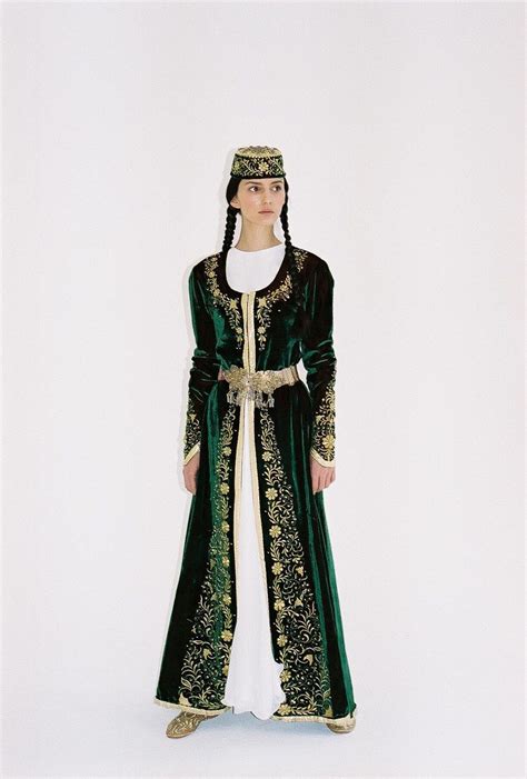 Exploring The Complex History Of Crimean Tatar Fashion Fashion Clothes Crimean Tatars