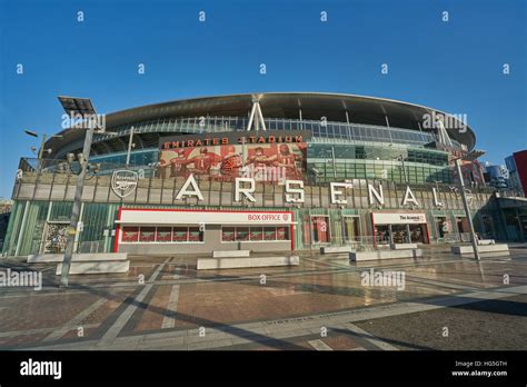 Emirates Stadium Hi Res Stock Photography And Images Alamy