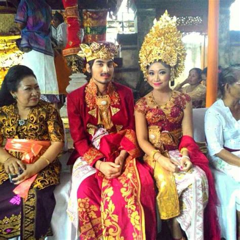Pernikahan Adat Bali Traditional Wedding Traditional Outfits