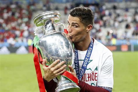 8 Momenti Importanti Della Carriera Di Cristiano Ronaldo