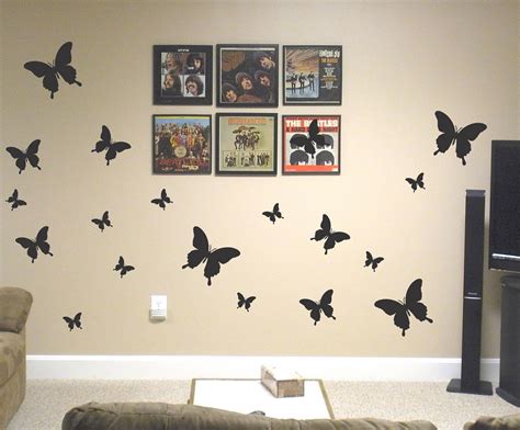 The wall that is most commonly utilized for wall art is the one above the bed. 9 Quick and Easy Ideas to Decorate your Bedroom | Wonder ...