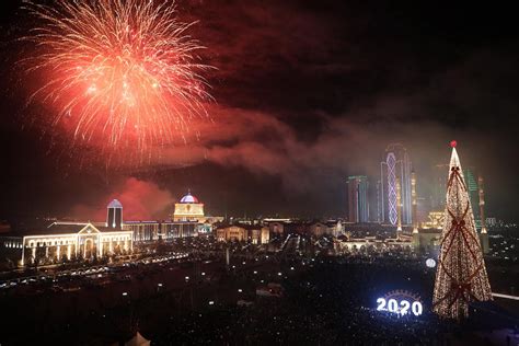 russia-welcomes-2020-with-fireworks-and-festivities-the-moscow-times