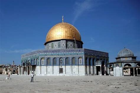 The muslim mosque built in the 7th cent. Kebakaran Melanda Kompleks Masjid Al-Aqsa di Yerusalem