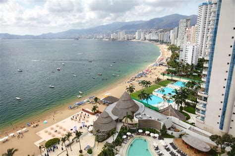 Acapulco is located in the state of guerrero on the pacific coast, 380 kilometers (240 miles) it is mexico's largest beach and seaside resort city. Five Amazing Exchanges | RTX Traveler Issue 16 : RTX ...