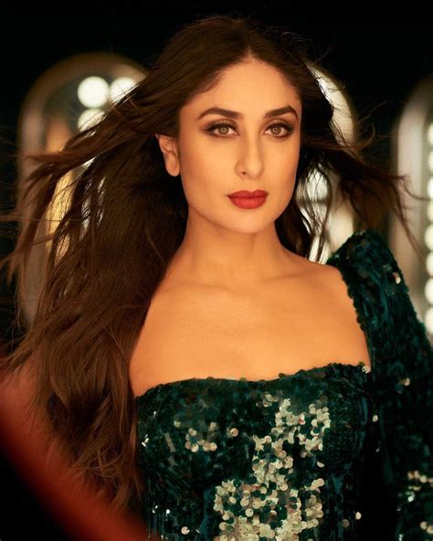 49 Sexy Kareena Kapoor Boobs Pictures Which Are Stunningly Ravishing The Viraler