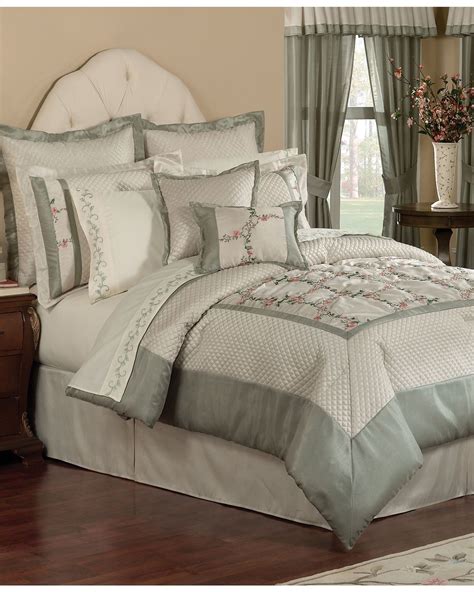 A leopard print comforter set in queen size has a bold print that complements modern decor, especially if that decor includes black or dark brown furniture. Pem America Bedding Rose Lattice 24-Piece Queen Comforter Set